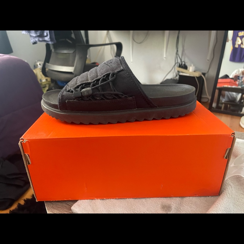 Nike Asuna Slide “Black”